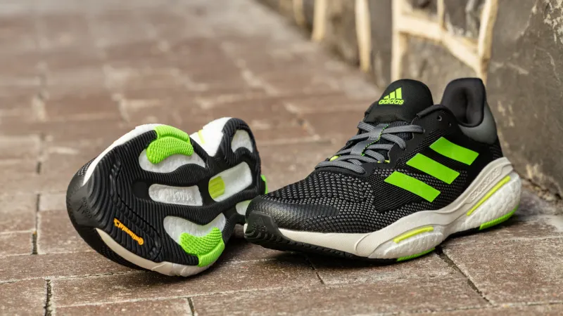 Беговые кроссовки от adidas покорили Joom. Технологичная обувь получила достойные скидки