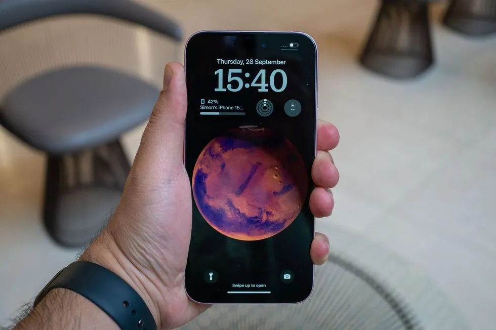 iPhone 15 Plus впервые подешевел на Маркете. Хватаем флагман с большим дисплеем по исторически низкой цене