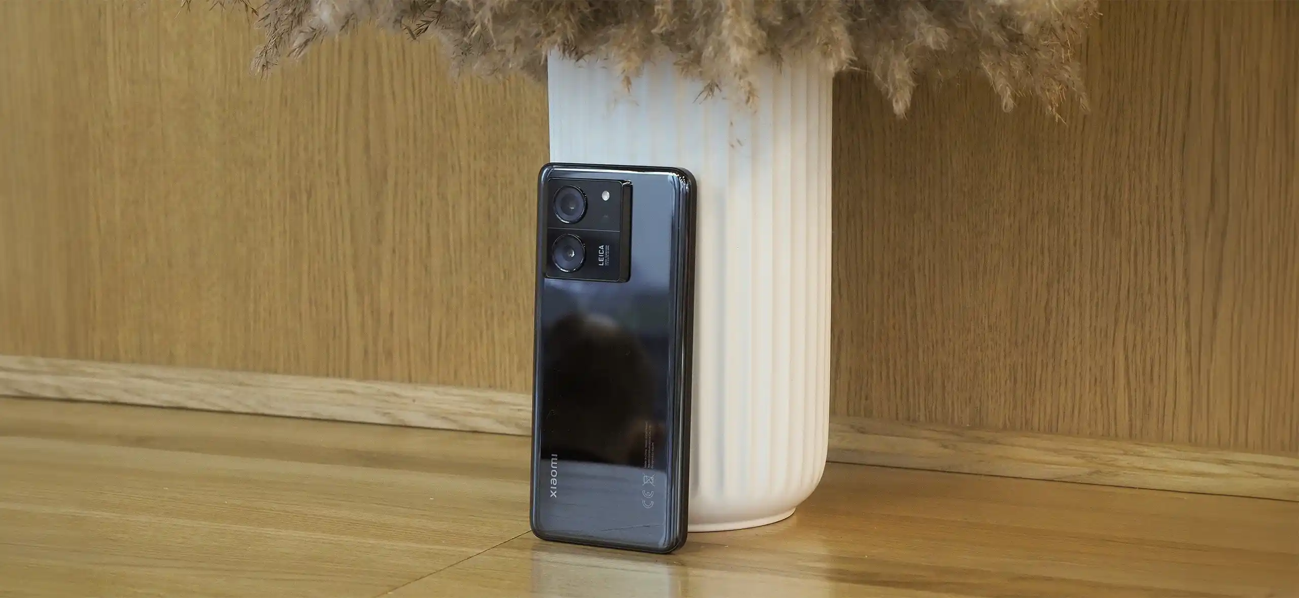 Xiaomi 13T наконец-то стоит меньше 40 тысяч на Маркете. Это самый сбалансированный девайс бренда в 2023 году