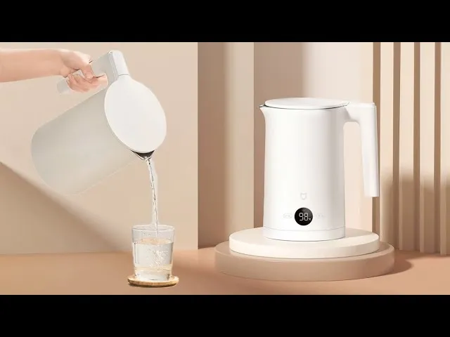 «Вода закипает за 3 минуты». Бомбовый электрочайник Xiaomi с функцией термопота сливают по очень выгодной цене на Маркете
