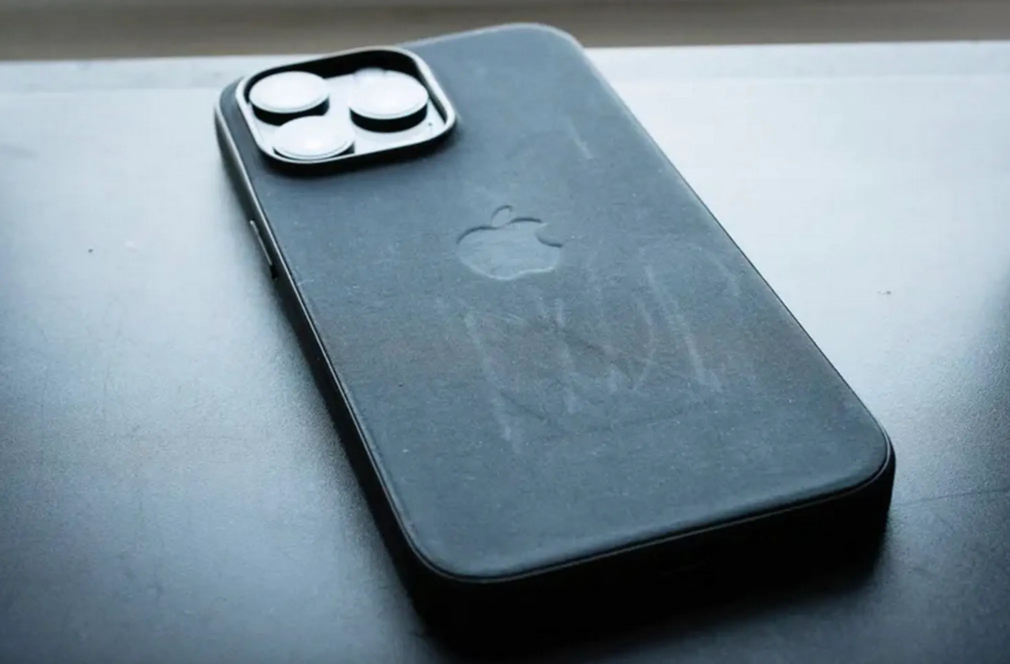 Оригинальные чехлы для iPhone – позор. Ни за что не покупайте их