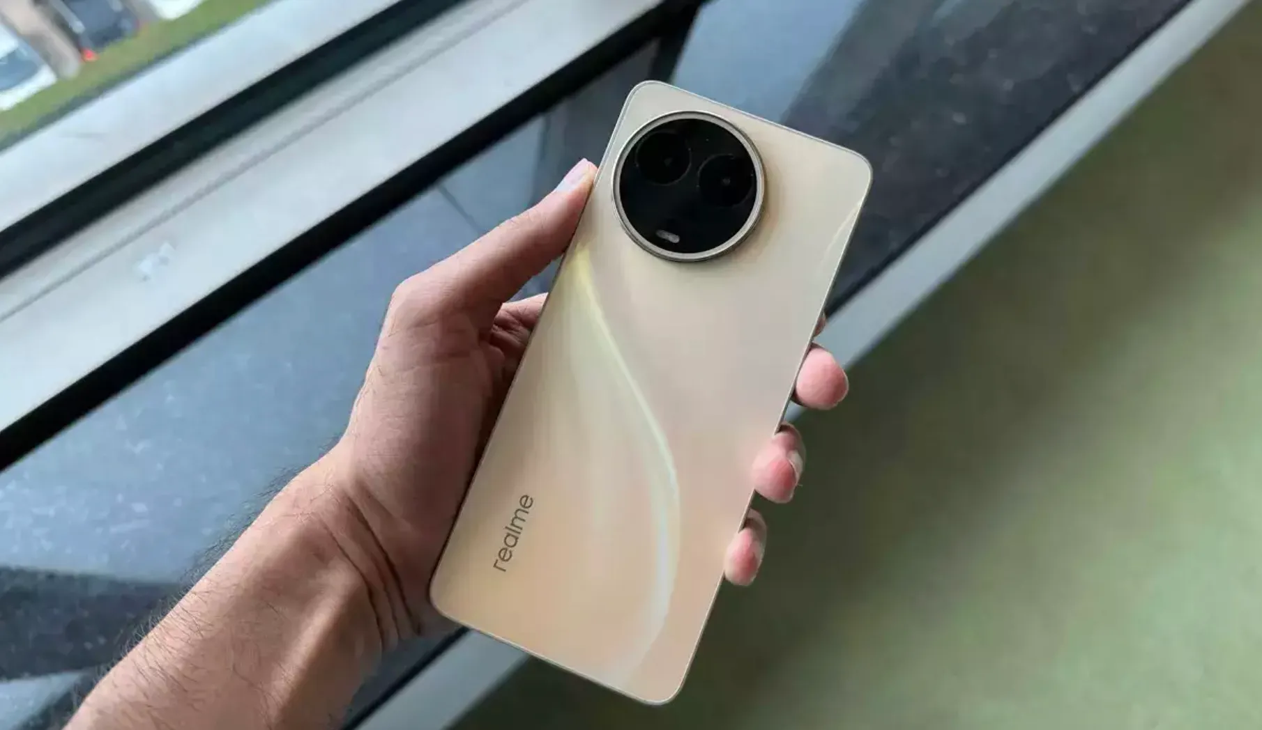 Realme запустила новогоднюю распродажу. Например, Realme 11 можно взять со скидкой 8000 рублей