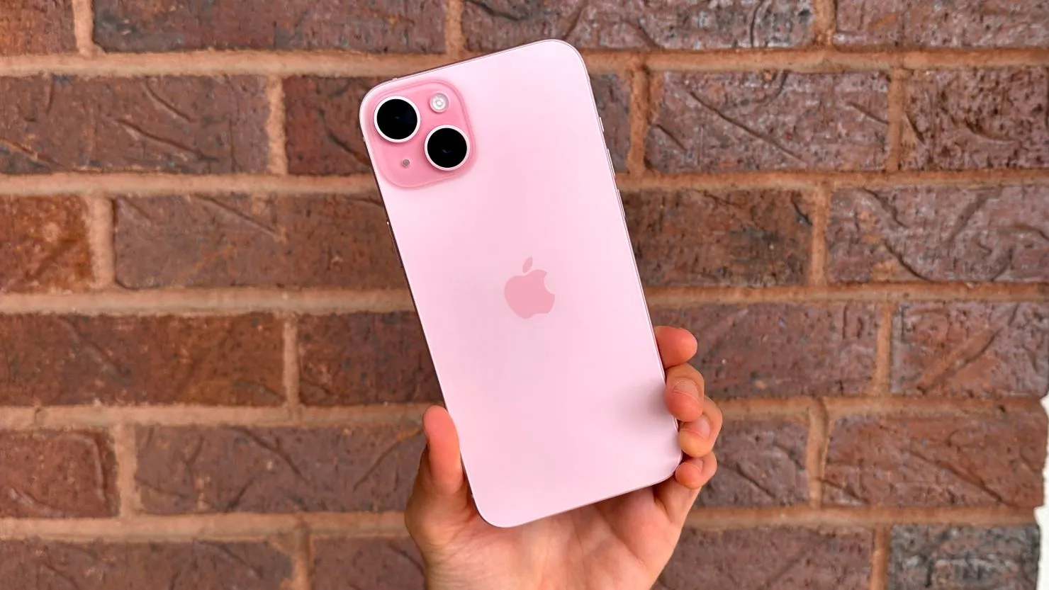 Этот iPhone — лучший для покупки в начале 2024 года. А вот еще 5 выгодных девайсов бренда от эксперта