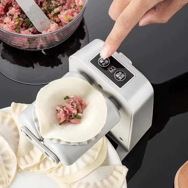 Нашли крутой гаджет для кухни, который можно взять меньше чем за тысячу рублей. Он поможет приготовить идеальные пельмени