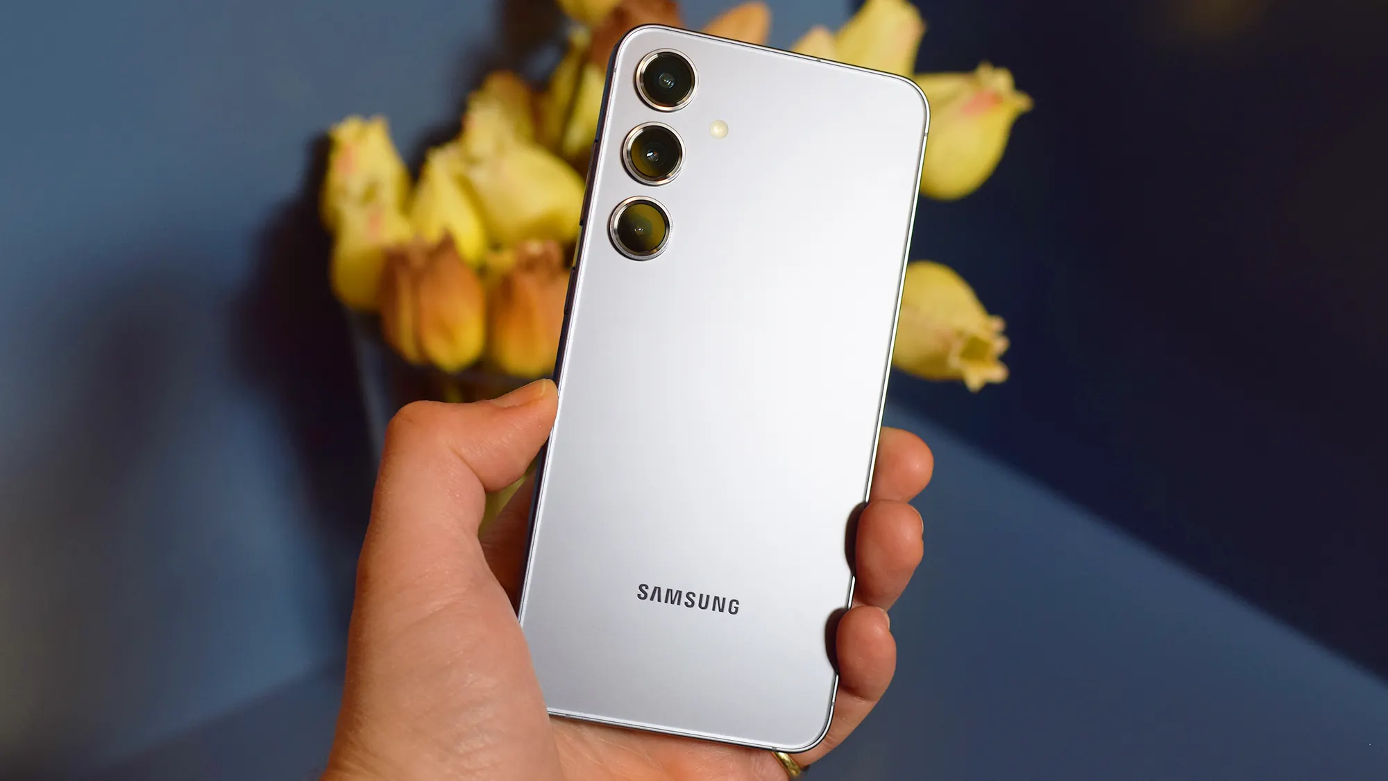 Топ-3 компактных смартфона в начале 2024 года. iPhone 15 и другие девайсы, которые стоит брать