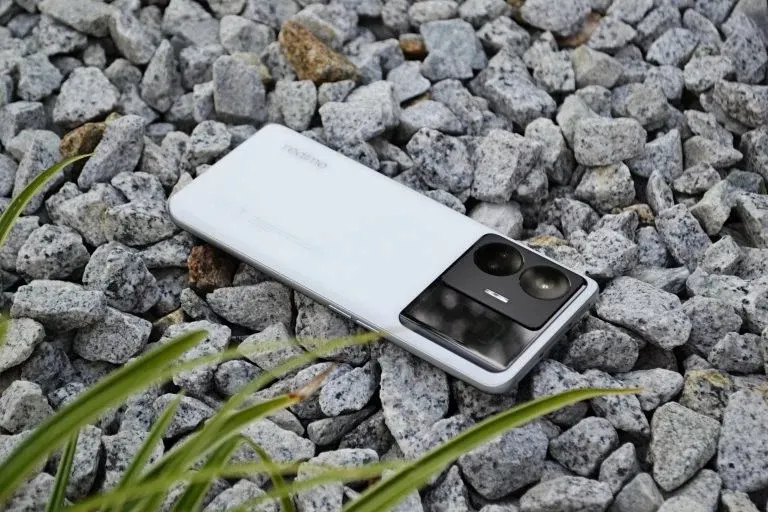 Главный хит Realme подешевел в России. Вариант с бесконечной памятью и рекордно быстрой зарядкой