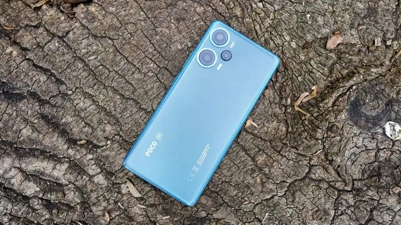 Этот Xiaomi Poco — главный хит бренда. Его еще можно забрать с неплохой скидкой