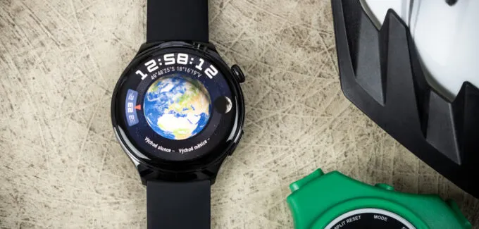 «Это просто какой-то космический корабль». Флагманские часы Huawei сливают по самой низкой цене