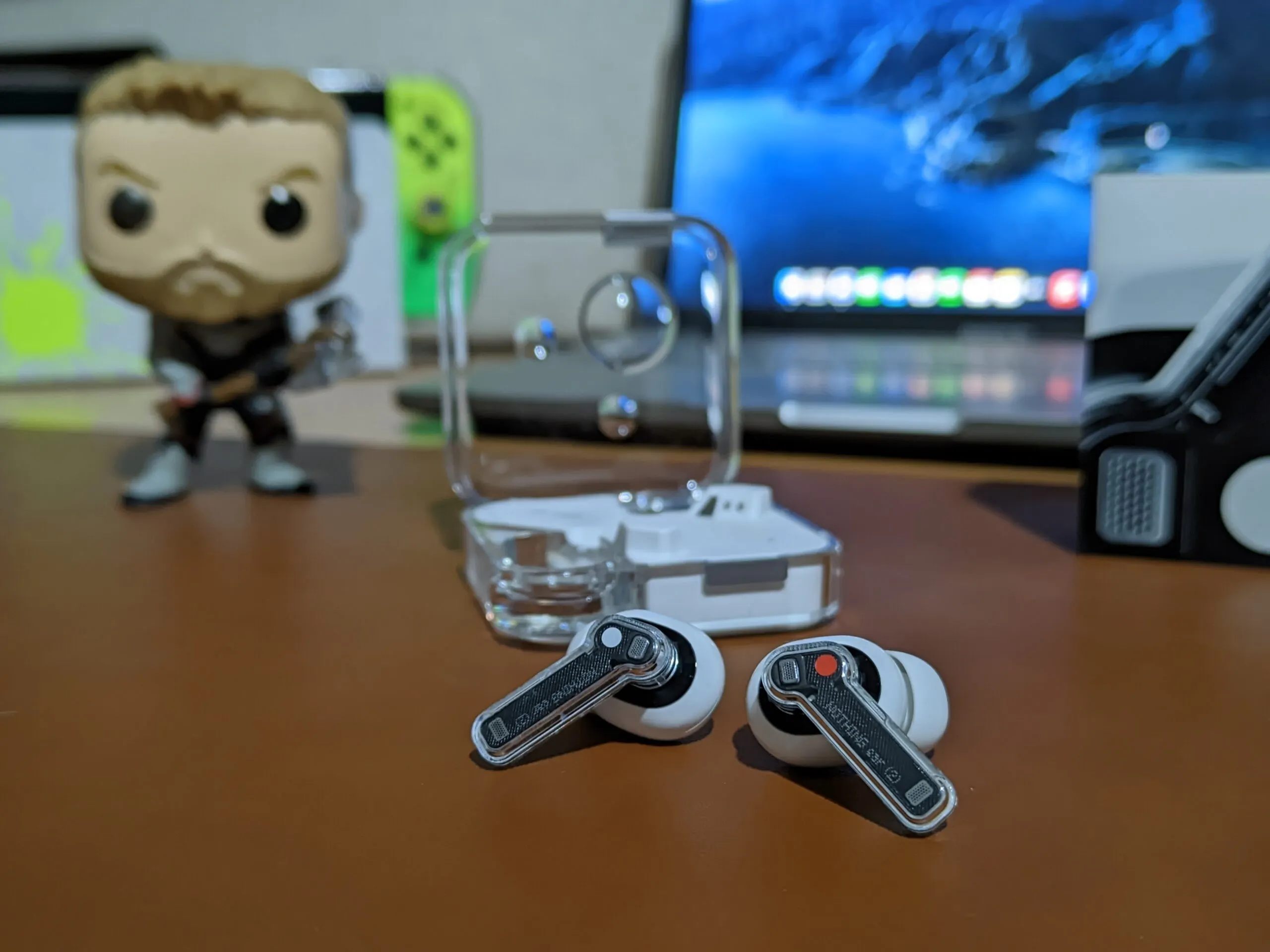 Перешел с AirPods Pro 2 на Nothing Ear (2) и не пожалел. Обзор самых стильных наушников на рынке