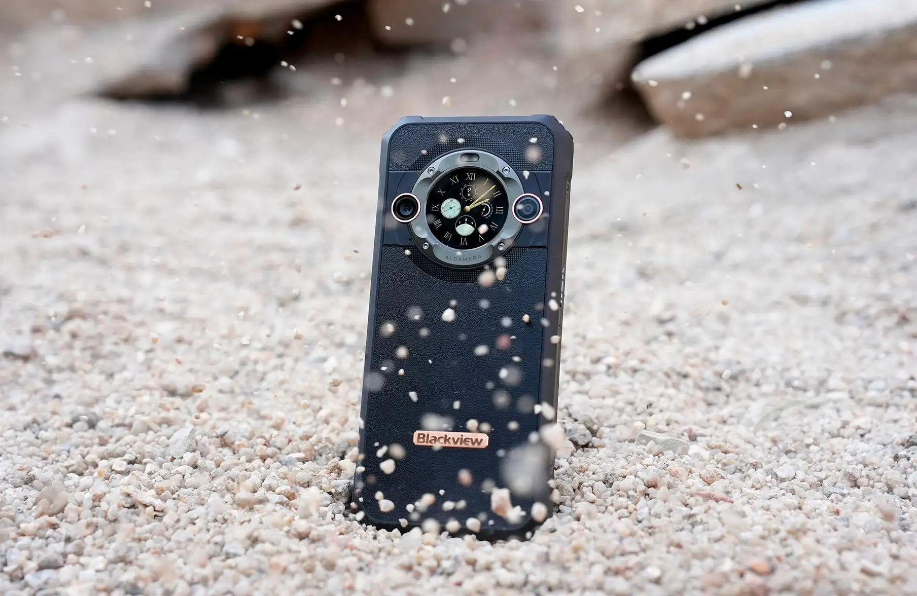 Blackview BL9000 – самый удивительный защищенный смартфон на рынке. У него сразу 2 экрана