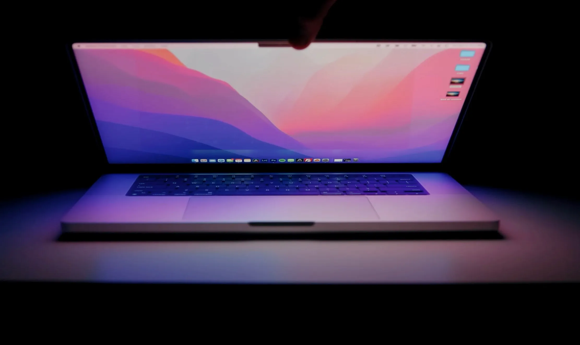 MacBook Air 15 подешевел почти до психологической отметки. За что хвалят премиальный ультрабук с большим дисплеем?