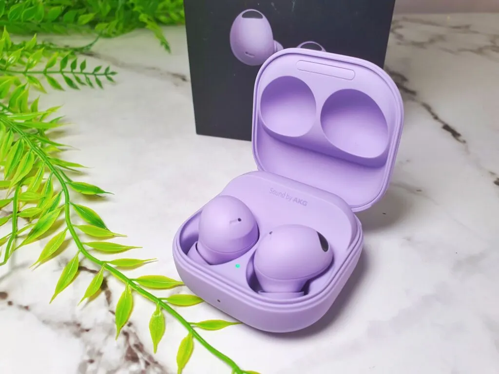 Флагманские наушники Samsung Galaxy подешевели на Маркете. Они ничем не уступают AirPods Pro 2