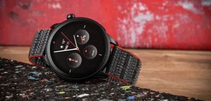 «Дизайн просто бомба». Топовые смарт-часы Amazfit с безумным запасом автономности отдают с жирной скидкой