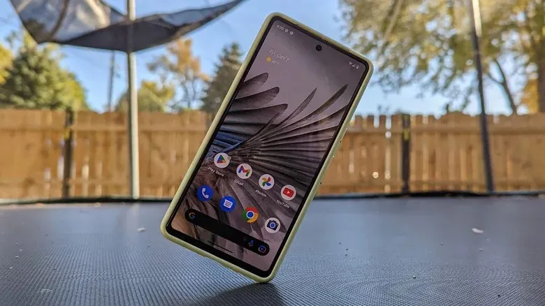 Google Pixel 7 теперь самый оптимальный камерофон бренда. Он буквально рухнул в цене