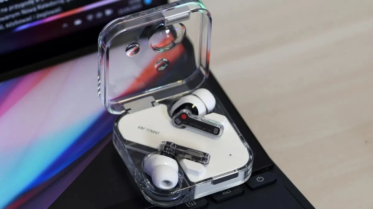 Nothing Ear (2) подешевели на Маркете. Это самые стильные наушники на рынке