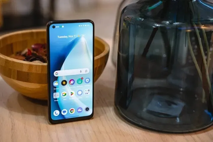 Мегапопулярный бюджетник Realme сливают за бесценок. Так дешево он еще не стоил