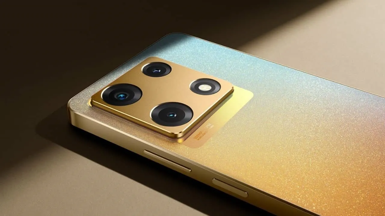 Этот Infinix — один из лучших смартфонов до 20 тысяч рублей. У него есть даже пара флагманских фич