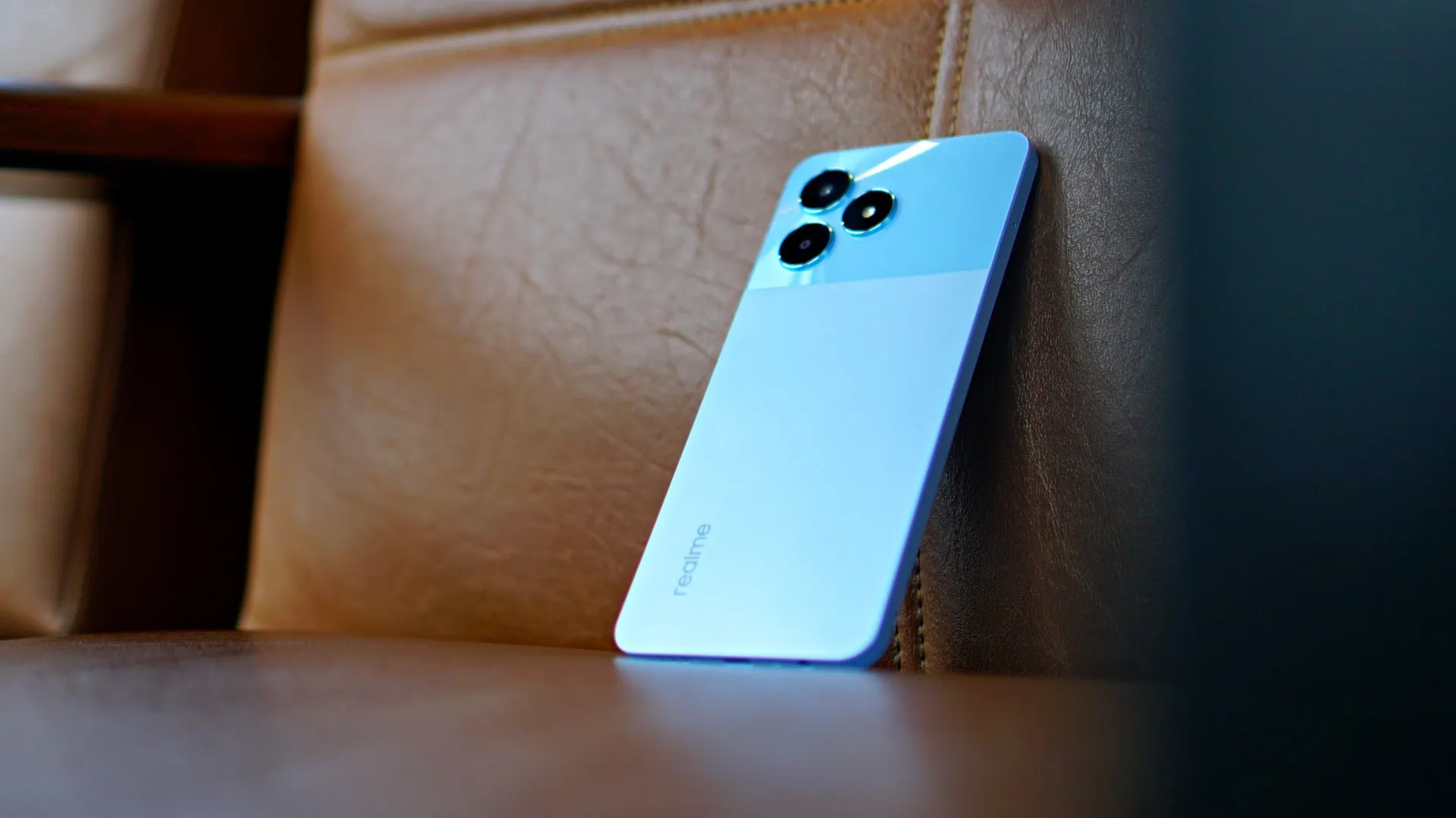 За новый смартфон Realme просят меньше 6 тысяч рублей в России. Что он умеет?