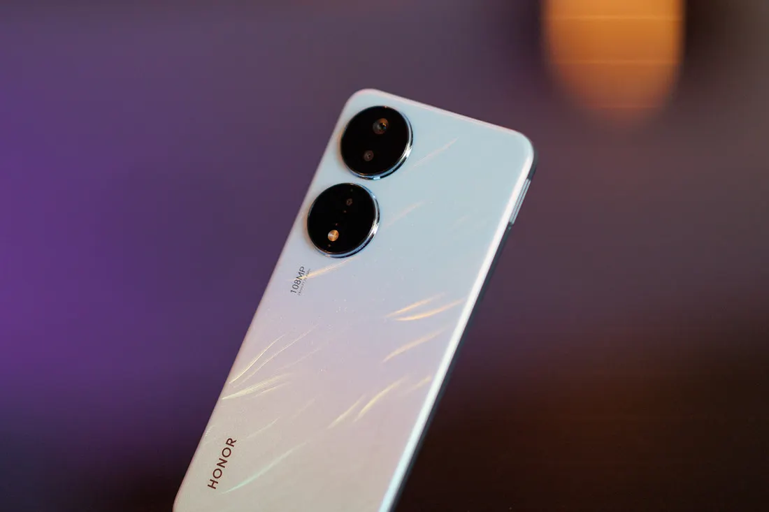Honor X7b — один из лучших смартфонов до 15 тысяч рублей. У него много памяти и роскошная автономность