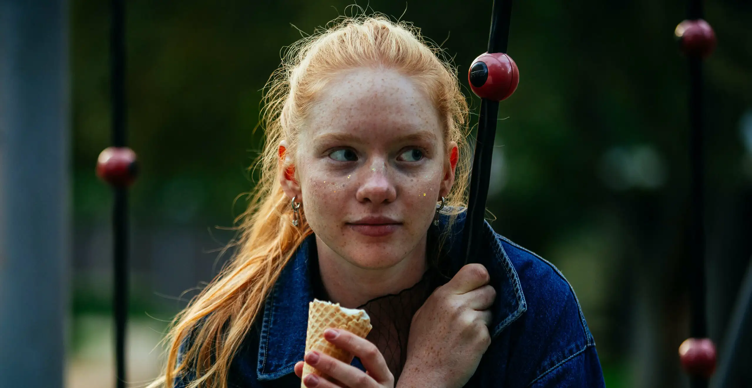 Из онлайн-кинотеатров удалили сразу три сериала. Никто не понимает, за что