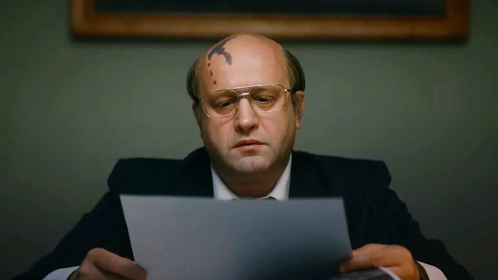 Стоит ли смотреть «ГДР»? Плюсы и минусы сериала