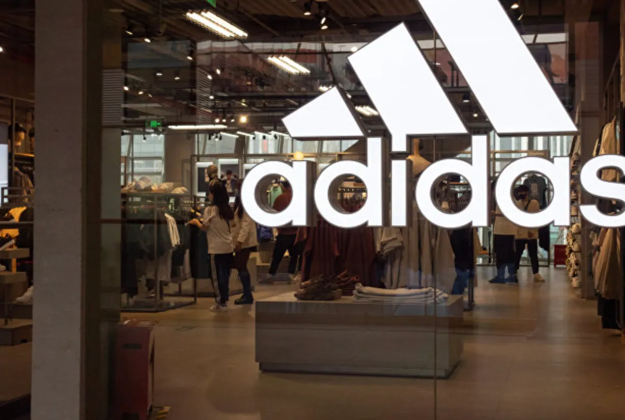 adidas и Reebok вернулись в Россию. Здесь – карта с магазинами Lamoda Sport