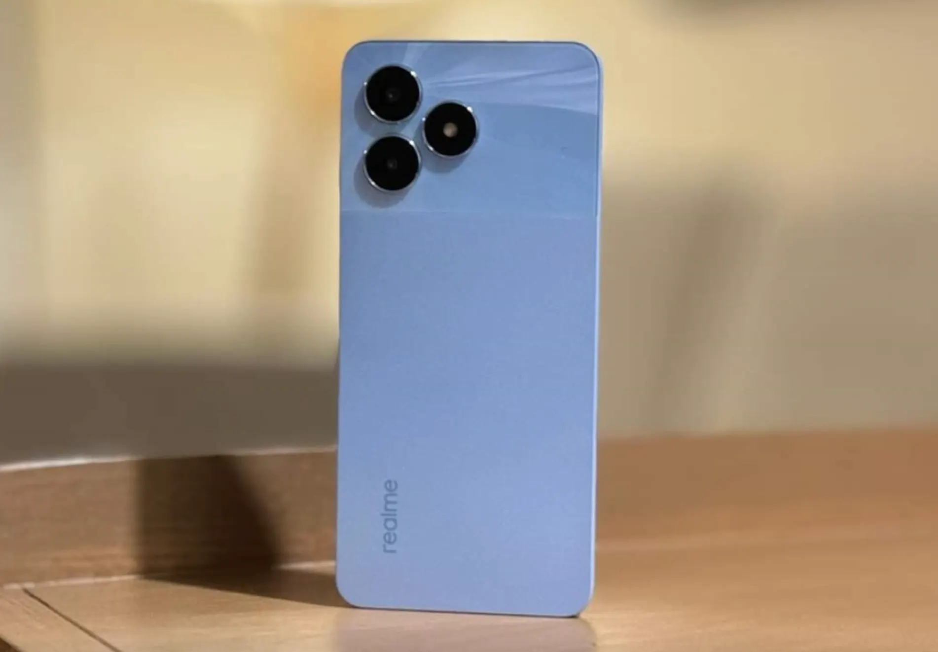 В России появился Realme Note 50. За девайс с большим экраном, влагозащитой и ИИ-камерой просят всего 6 тысяч