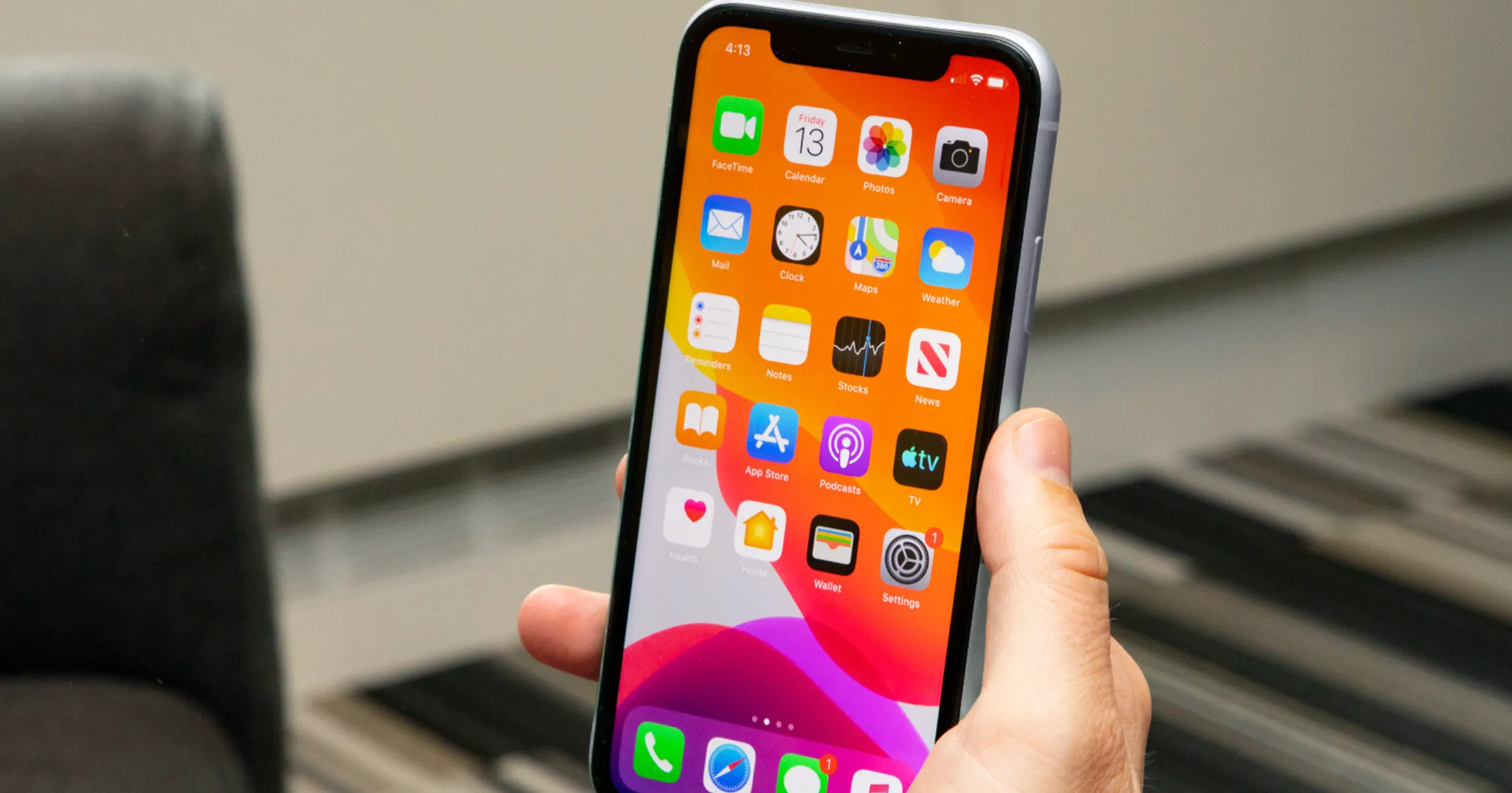 Эксперты рассказали, стоит ли покупать iPhone 11 в 2024 году. Не спешите расставаться с 50 тысячами рублей