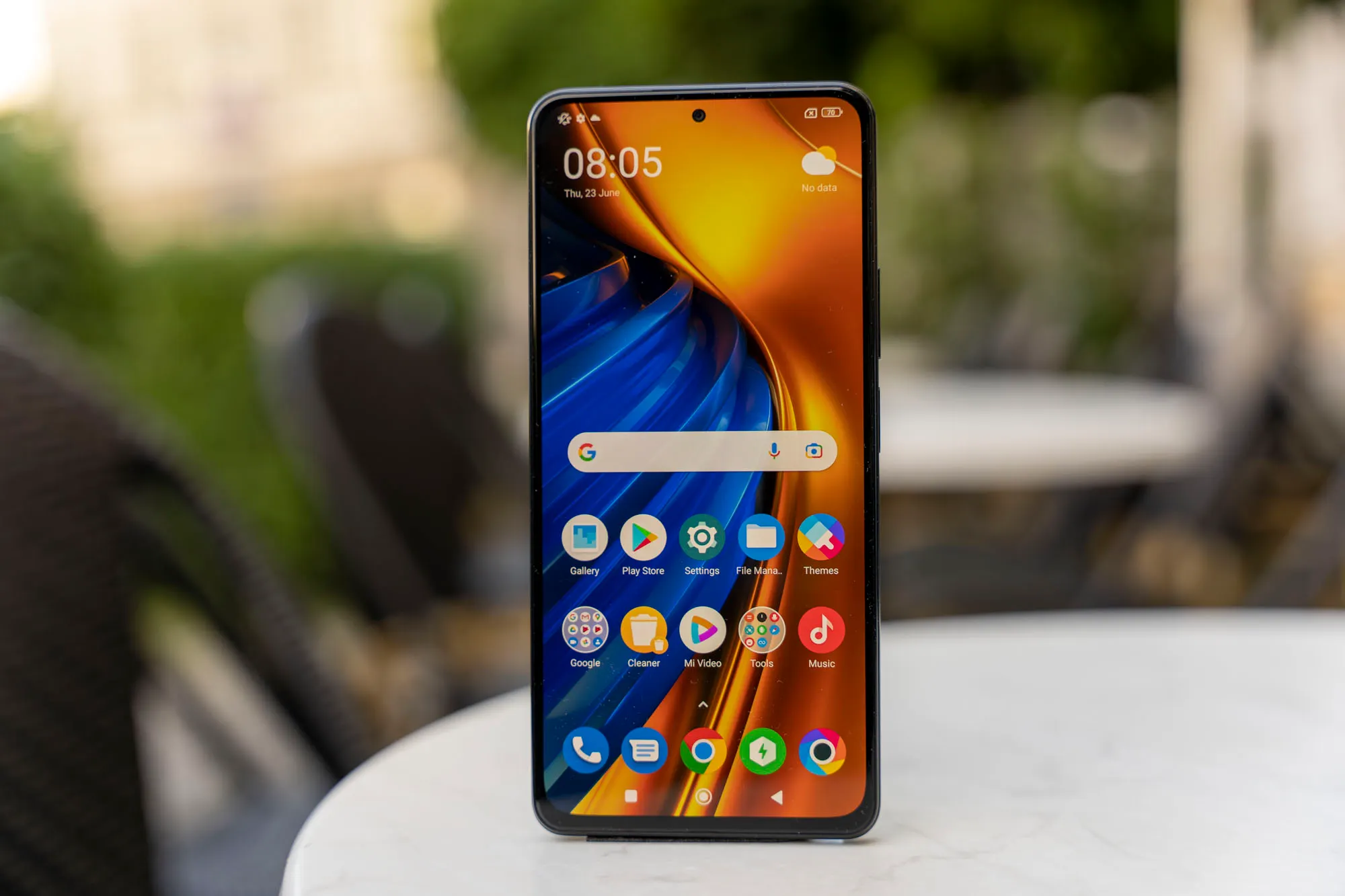 Этот Xiaomi Poco можно брать и в 2024 году. У него крутой экран, топовая производительность и солидная автономность