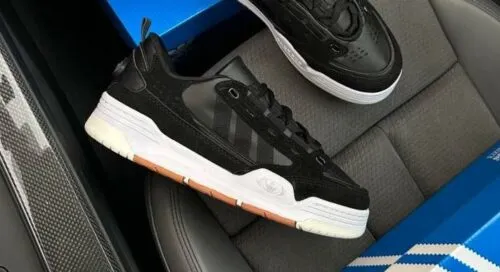 Кроссовки от adidas получили сочные скидки на Joom. Их цена упала ниже психологической отметки