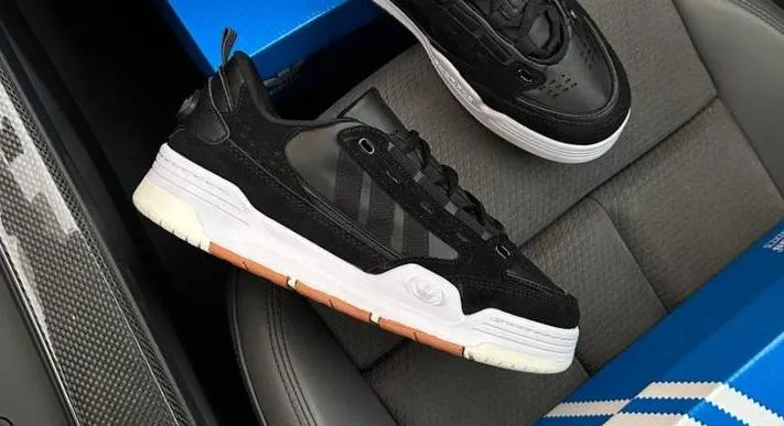 Кроссовки от adidas получили сочные скидки на Joom. Их цена упала ниже психологической отметки