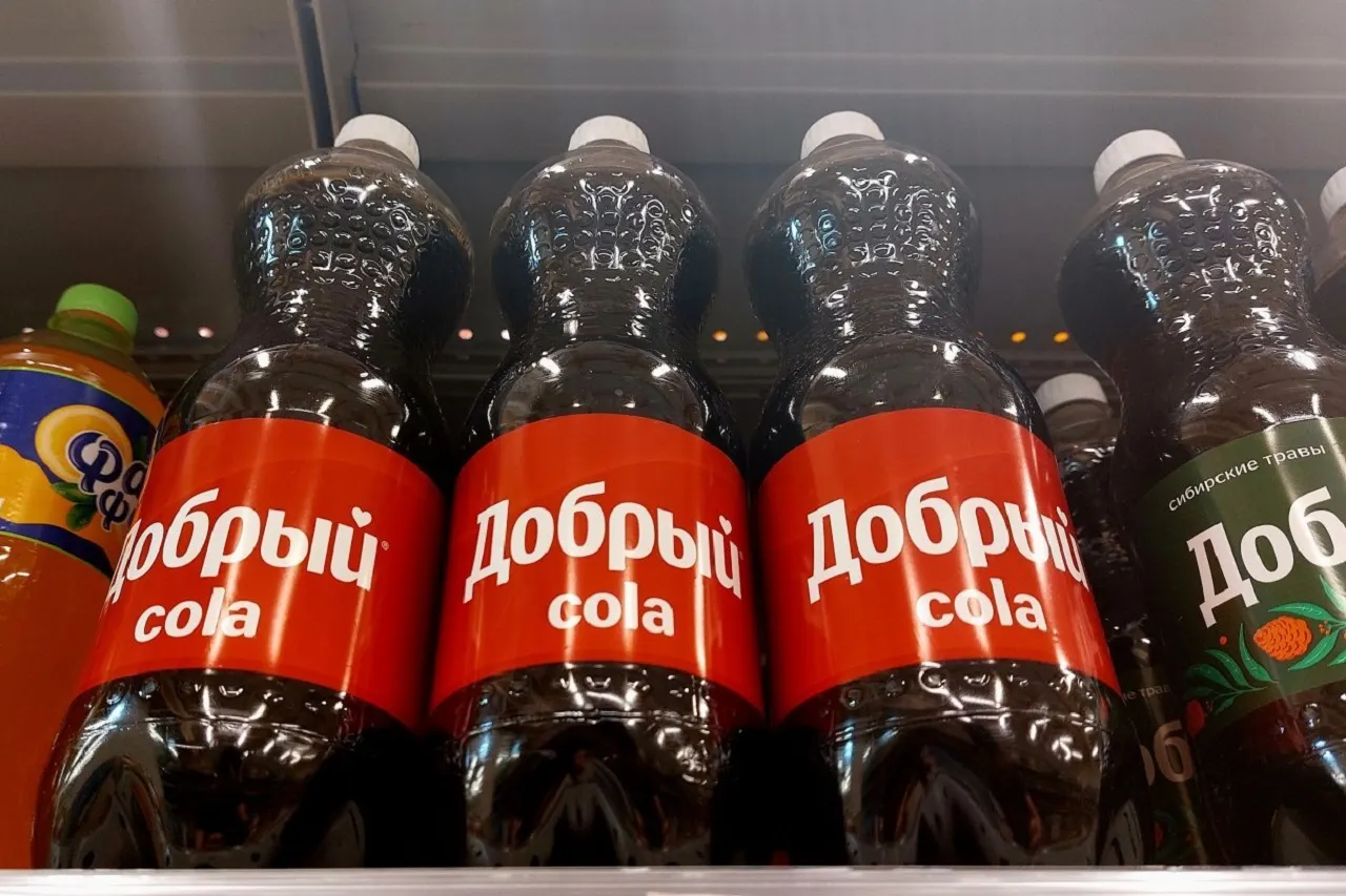 «Добрый Cola» сделала такой же вкус, как у Coca-Cola. Сколько стоит новая газировка?