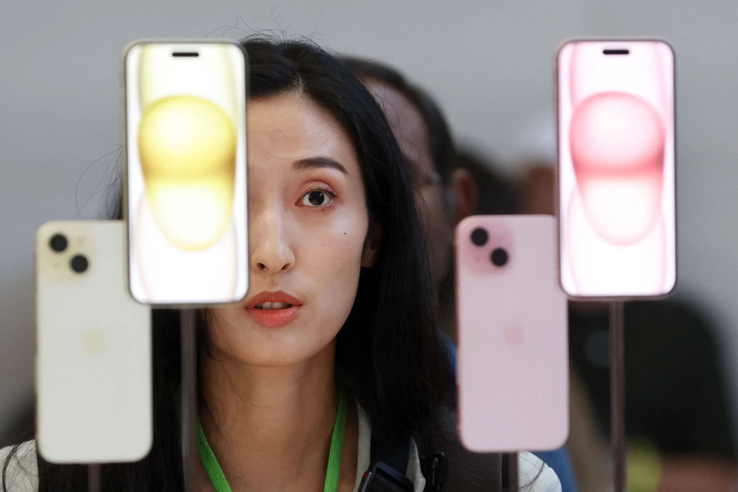 В Китае резко подешевели iPhone 15. А в России?