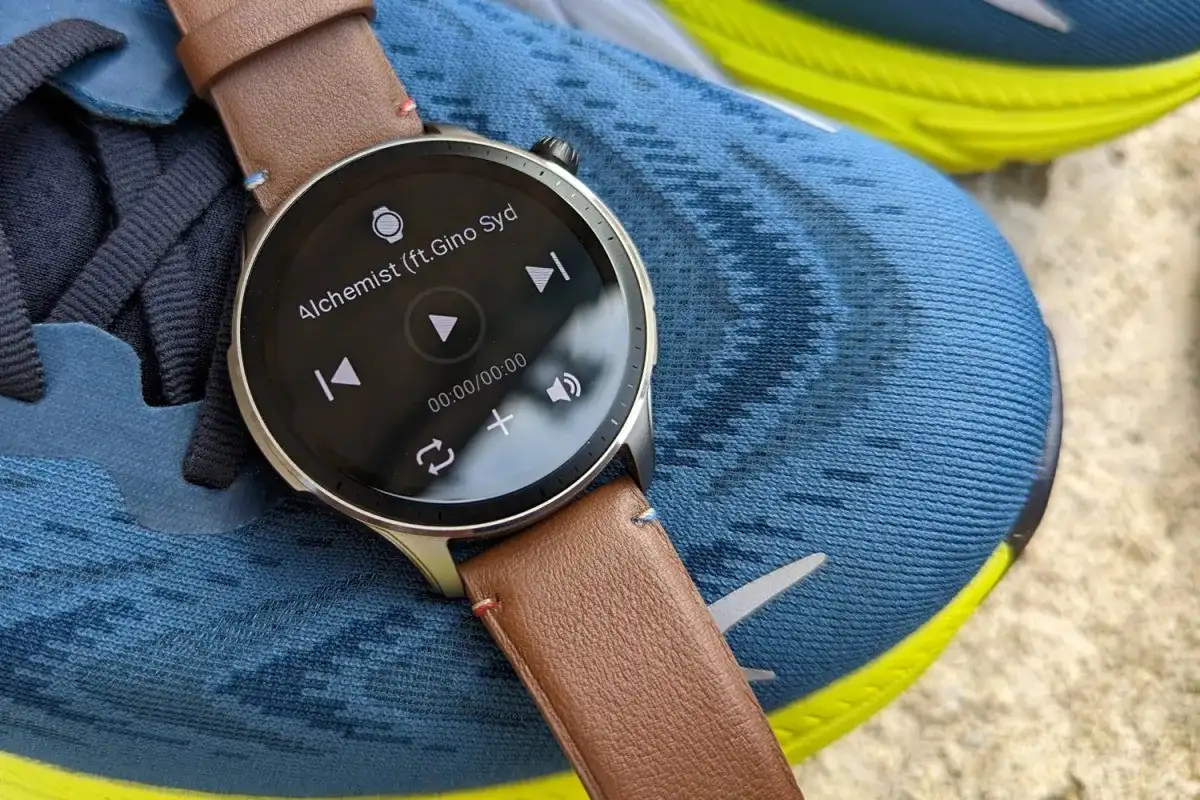 Топовые смарт-часы Amazfit подешевели в России. У них премиальный дизайн и куча полезных фишек