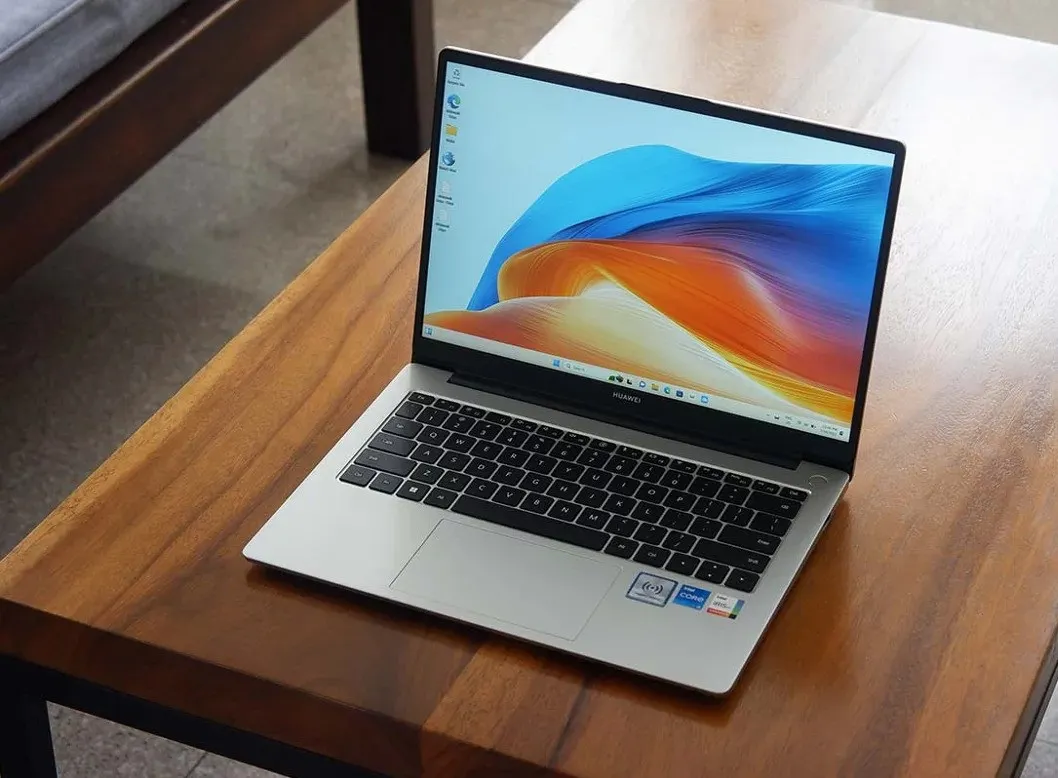 Huawei MateBook D14 отдают за бесценок. Это идеальный ноутбук для студентов