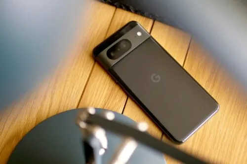 Google Pixel 8 внезапно подешевел на Маркете. Это один из лучших камерофонов на рынке