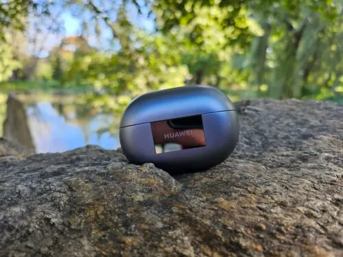 Топовые наушники Huawei сливают с неплохой скидкой. У них шикарный звук и куча полезных фишек 