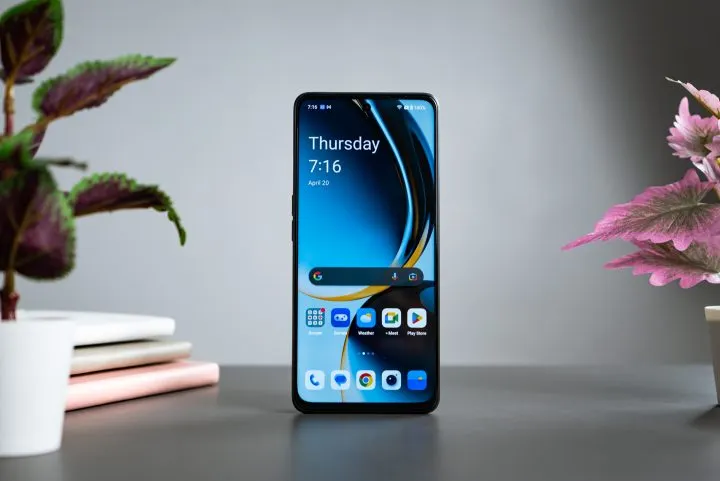 Этот OnePlus — один из лучших середняков бренда. Его сейчас сливают по минимальной цене 