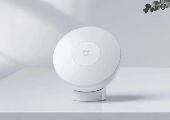 «Чётко срабатывает, удобно крепится». Нашли шикарный ночник Xiaomi с датчиком движения за тысячу рублей