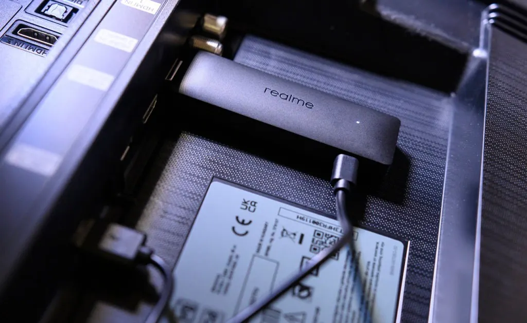 Мегапопулярную ТВ-приставку Realme сливают за копейки. Она с легкостью оживит ваш старый телевизор