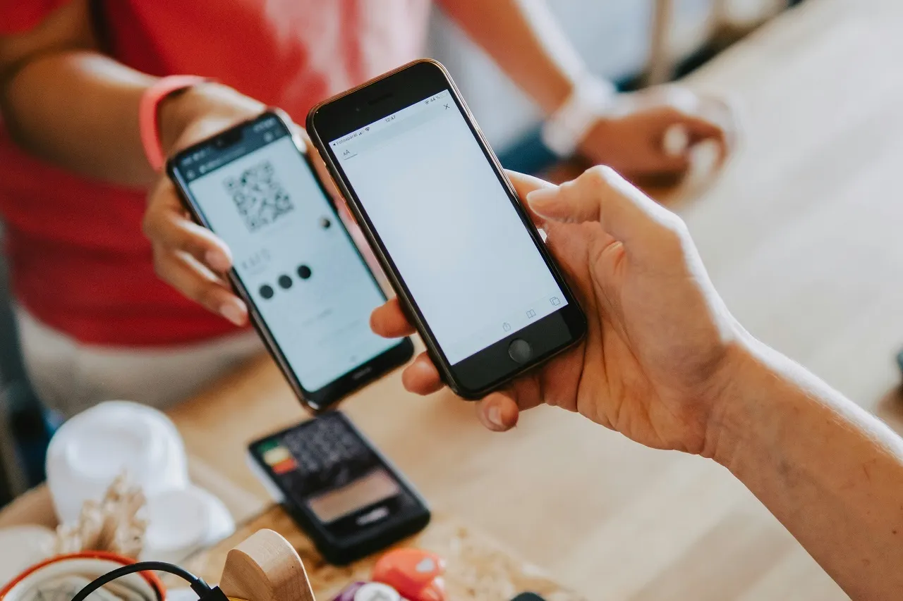 В России введут самый удобный аналог Apple Pay. Возможно, его не будет в «Сбербанк.Онлайн»