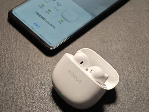 Honor Earbuds X6 появились в России. Это очень легкие наушники с хорошим звуком и большой батареей