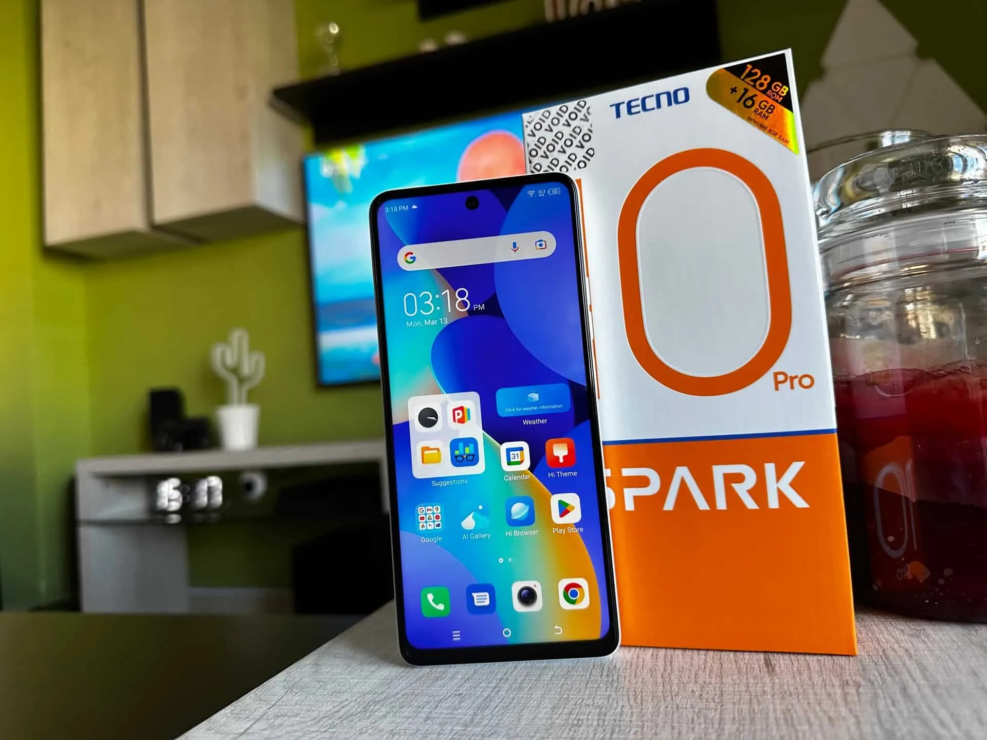 Про этот бюджетный Tecno все забыли, а зря. Он хорош даже через год после выхода