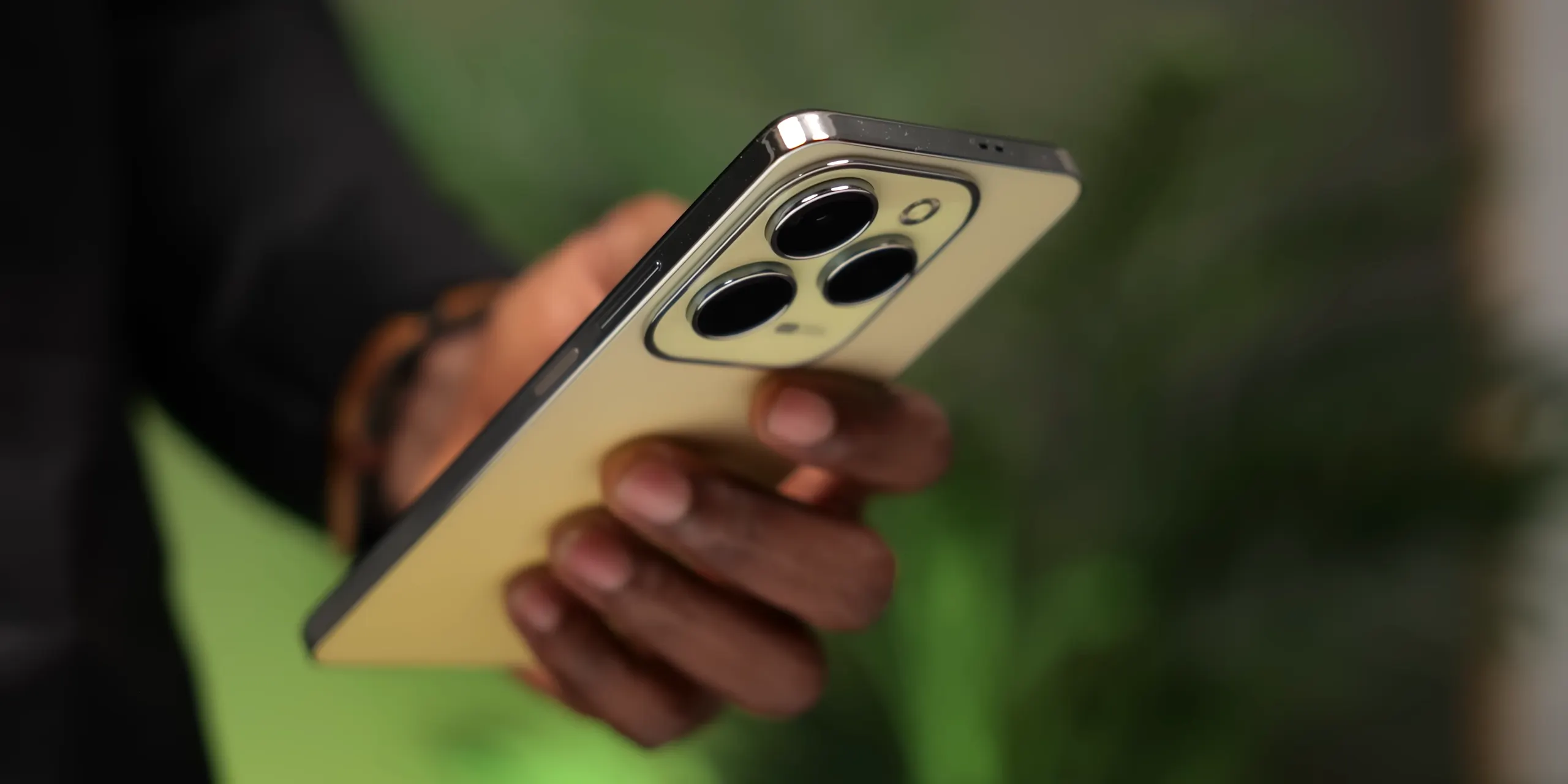 Infinix Note 40 Pro приехал в Россию. Где купить смартфон с максимальной скидкой?