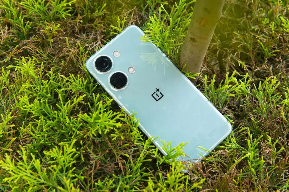 Этот OnePlus — главный субфлагман бренда. Его можно смело брать и в 2024 году 