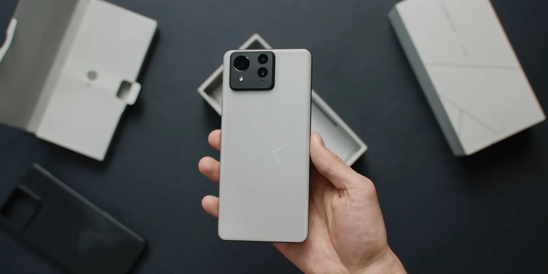 Asus Zenfone 11 Ultra – очень грустный аппарат. Вот все его недостатки и редкие преимущества