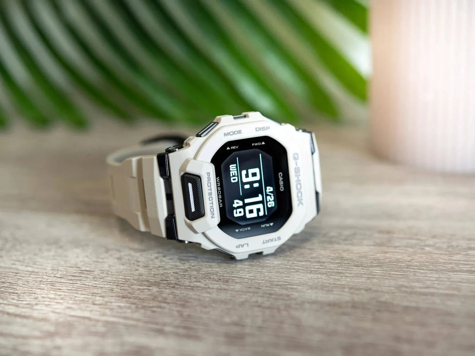 Топовые смарт-часы Casio G-Shock мощно подешевели на Маркете. Их невозможно сломать и можно годами не заряжать