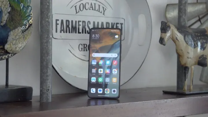 Вы видели, что Xiaomi предлагает всего за 14 тысяч рублей? 120-герцовый AMOLED-экран, энергоэффективный чип и 108-мегапиксельную камеру