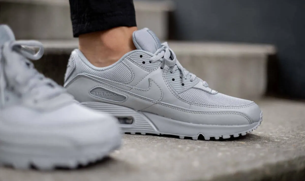 Легендарные Nike Air Max 90 жестко подешевели на Joom. Теперь за них не нужно платить двадцатку