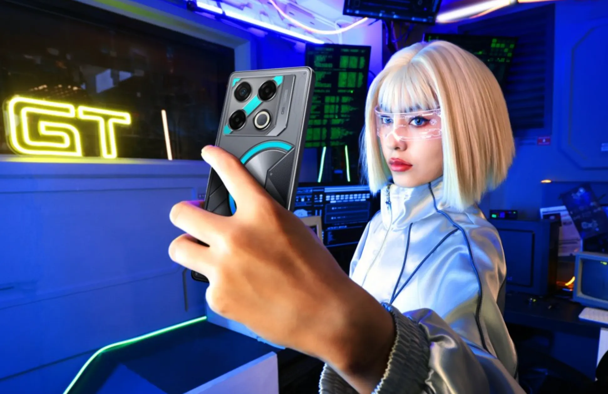 Представлен игровой смартфон Infinix GT 20 Pro. У него дерзкий дизайн и дополнительный чип – зачем?